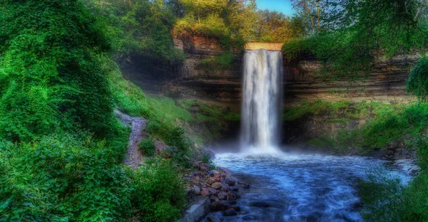 Beautiful Minnehaha Creek Waterfall in HDR High Dynamic Range — Stock Photo, Image