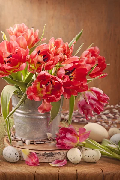 Tulip flowers and easter eggs — Stock Photo, Image