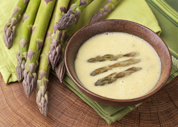 Asparagus cream soup