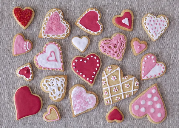 Biscotti al cuore rossi e rosa — Foto Stock