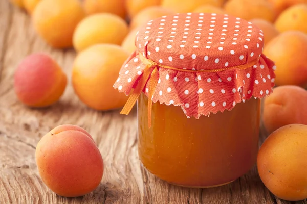 Compota de damasco e frutas frescas — Fotografia de Stock