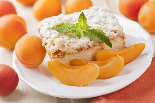 Apricot cake — Stock Photo, Image