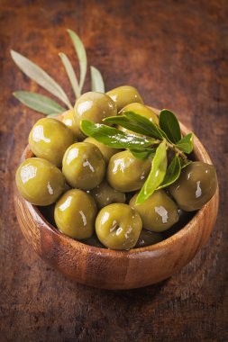 pizza met hamYeşil Zeytin ile kase