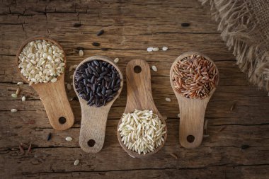 tahta kaşık pirinç farklı türleri