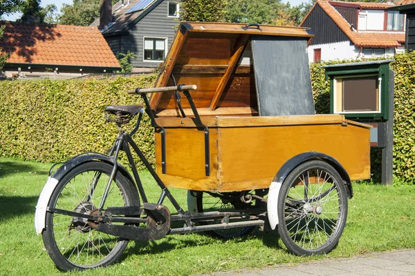 Bicicleta de panadería vieja — Foto de Stock