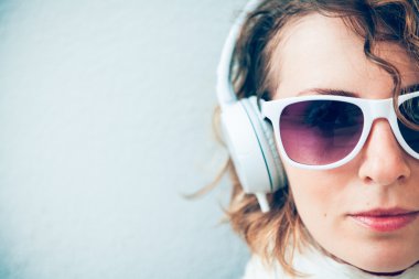 müzik dinlemek