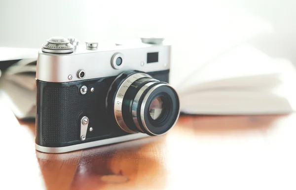 Oude vintage camera — Stockfoto