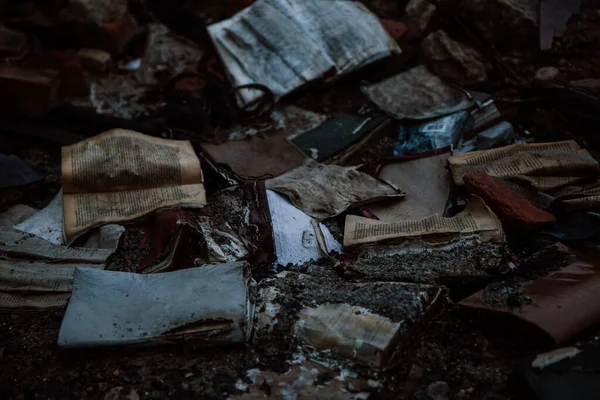 Rusya Nın Ukrayna Karşı Savaşı Yıkılmış Bir Binanın Eşyalarının Yakın — Stok fotoğraf