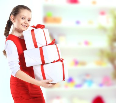 hediye kutuları ile güzel kız resmi