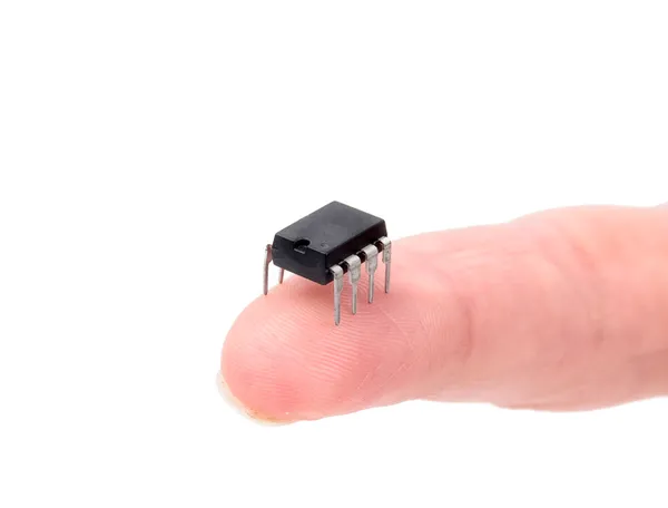 Miniatuur elektronische circuitbord op handground — Stockfoto