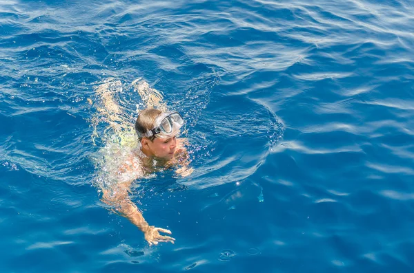 The Boy in the sea — Stock Photo, Image