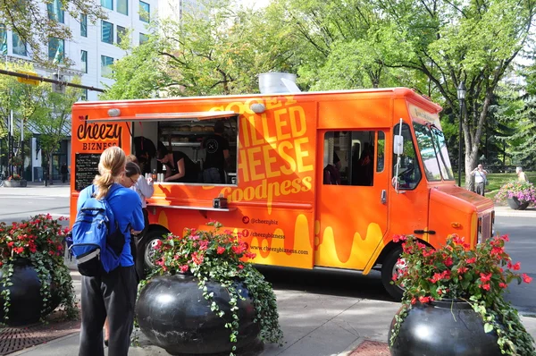 Cheezy Bizness food truck — Stock Photo, Image
