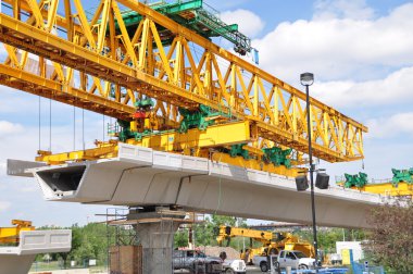 banliyö tren platformu İnşaat