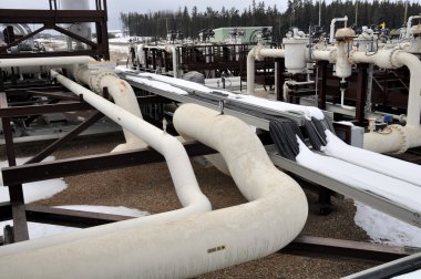 petrol kumları pompa tesisi