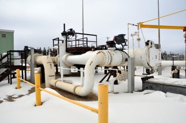 petrol kumları pompa tesisi