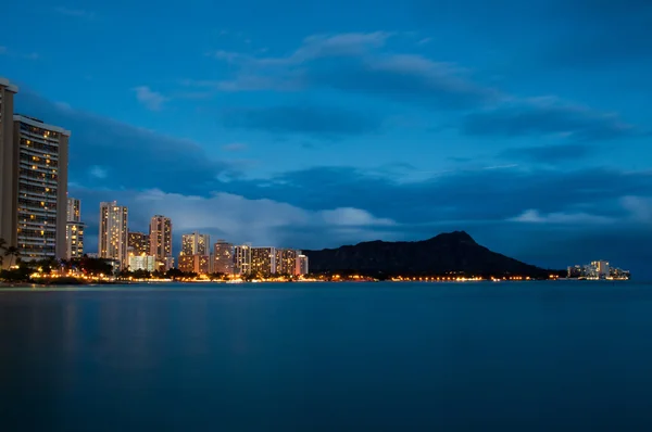 Plaży Waikiki w nocy — Zdjęcie stockowe