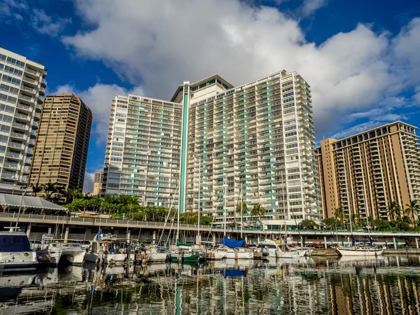 Hotel e Condomínio comunidade em Waikiki — Fotografia de Stock