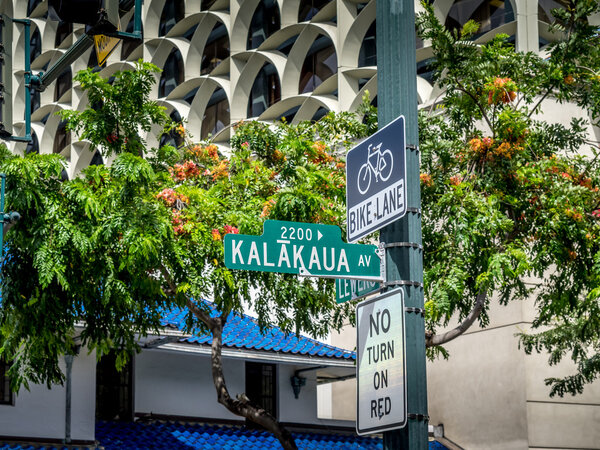 Kalakaua Avenue road sign