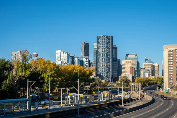 Calgary Alberta Oktober 3021 Mot Fågelholk Från Bridgeland Skylt Calgary — Stockfoto