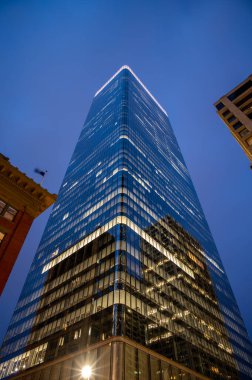 Calgary, Alberta - 30 Ocak 2022: Calgary 'deki Brookfield Place ofis kulesinin görüntüsü.