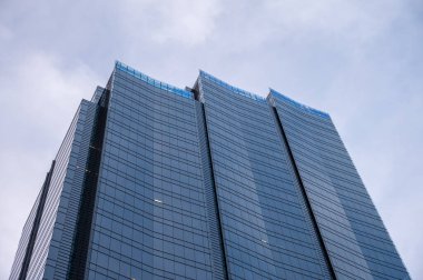 Calgary, Alberta - 30 Ocak 2022: Kış aylarında Calgary kentindeki modern ofis kuleleri.