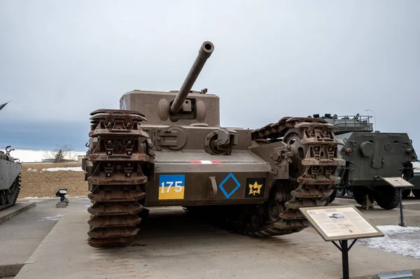 阿尔伯塔省卡尔加里 2022年1月30日 卡尔加里军事博物馆的丘吉尔坦克视图 — 图库照片