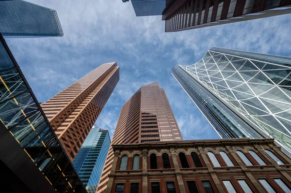 Olhando Para Arranha Céus Cidade Calgary — Fotografia de Stock