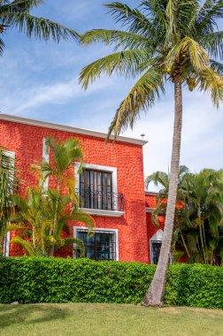 Tulum, Meksika - 26 Mart 2022: Riviera Maya 'da Bahia Principe Hacienda Dona Isabel manzarası.