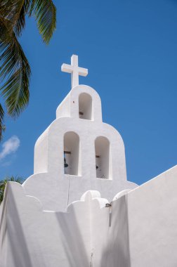 Capilla de Nta Seora del Carmen 'in çan kulesi Playa del Carmen' de beşinci caddede..