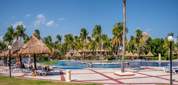 멕시코 시계추 2022 리비에라 마야의 바히아 그랜드 코바에 수영장의 — 스톡 사진