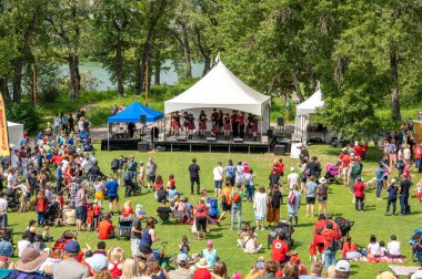 Calgary, Alberta - 1 Temmuz 2022: Calgary şehrinde Kanada Günü kutlamaları.