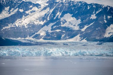 View of the famous Hubbard Glacier in Alaska. The Hubbar Glaicier is the largest tide water glacier in north america and a populare destination fro cruise ships.