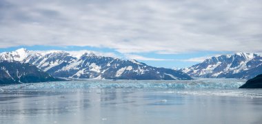 View of the famous Hubbard Glacier in Alaska. The Hubbar Glaicier is the largest tide water glacier in north america and a populare destination fro cruise ships.