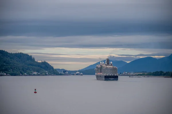 Ketchikan Alaska July 2022 Holland America Nieuw Amsterdam Steaming Ketchikan — Stock Fotó