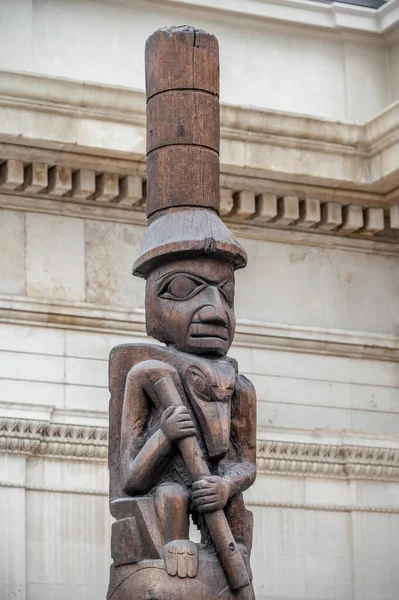 London August 2022 Haida Totem Pole Great Court British Museum — ストック写真