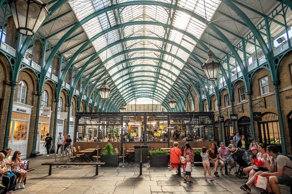 Londýn Velká Británie Srpna 2022 Prodejci Covent Garden Centru Londýna — Stock fotografie