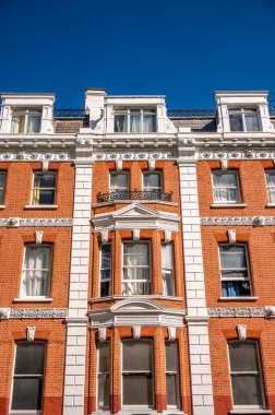 İngiltere 'nin büyük başkenti Londra' daki binaların geleneksel tuğla mimarisi.