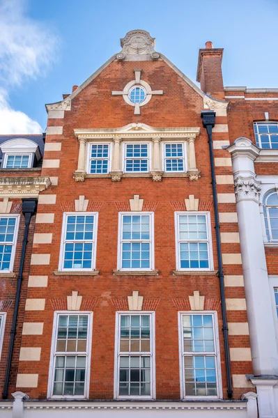 イギリスの首都ロンドンにある伝統的なレンガ造りの建物 — ストック写真