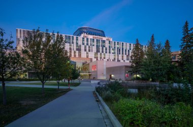 Calgary, Alberta - 25 Eylül 2022: Calgary Kampüsü 'ndeki Taylor Ailesi Dijital Kütüphanesi.