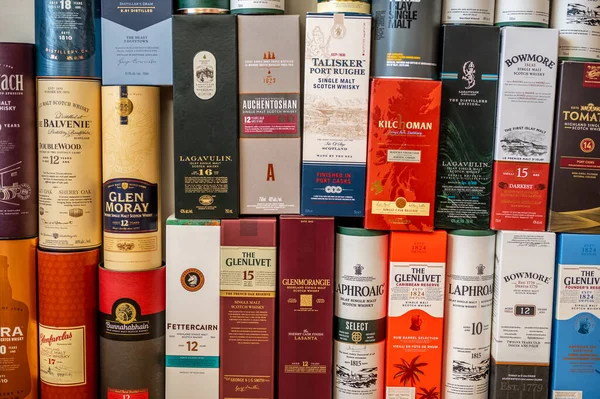 Calgary Alberta Szeptember 2022 Multiple Single Malt Scotch Whisky Konténerek — Stock Fotó