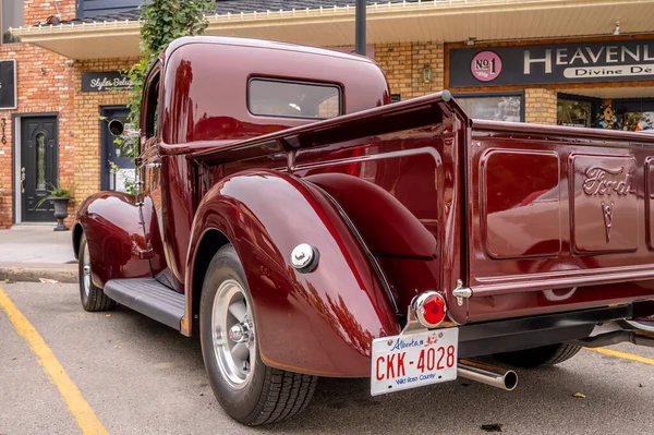 Cochrane Alberta Szeptember 2022 Egy Klasszikus Ford Teherautó Króm Grillel — Stock Fotó