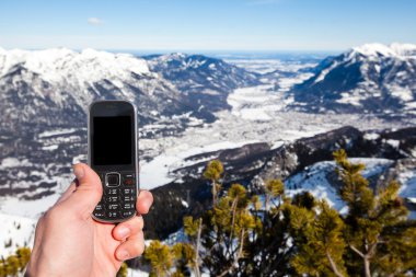 el cep telefonu tutarak