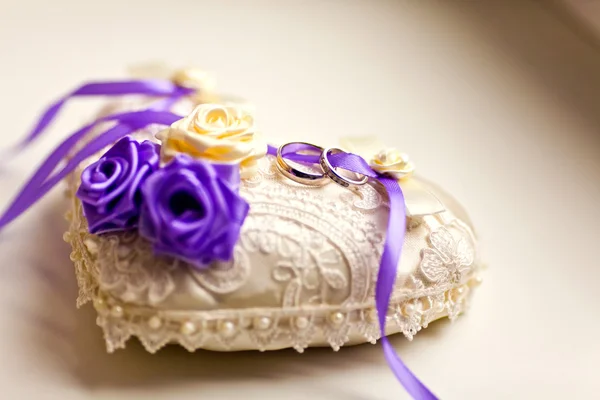 Bonitos anillos de boda — Foto de Stock