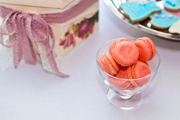 Cupcakes de estrokolato con corazones —  Fotos de Stock