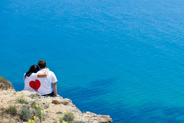 Uomo e donna insieme innamorati — Foto Stock