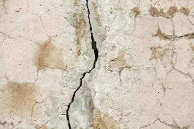 çatlak kırık beton duvar