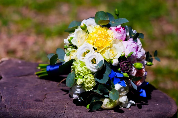 Bouquet de fleurs de mariage — Photo