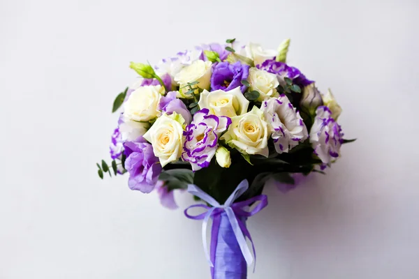 Bouquet de belles fleurs de mariage — Photo