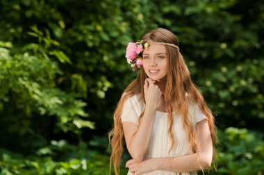 güzel bir kız ile flowes yandan de açık