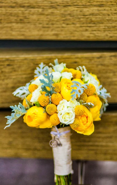 Buquê de belas flores de casamento — Fotografia de Stock